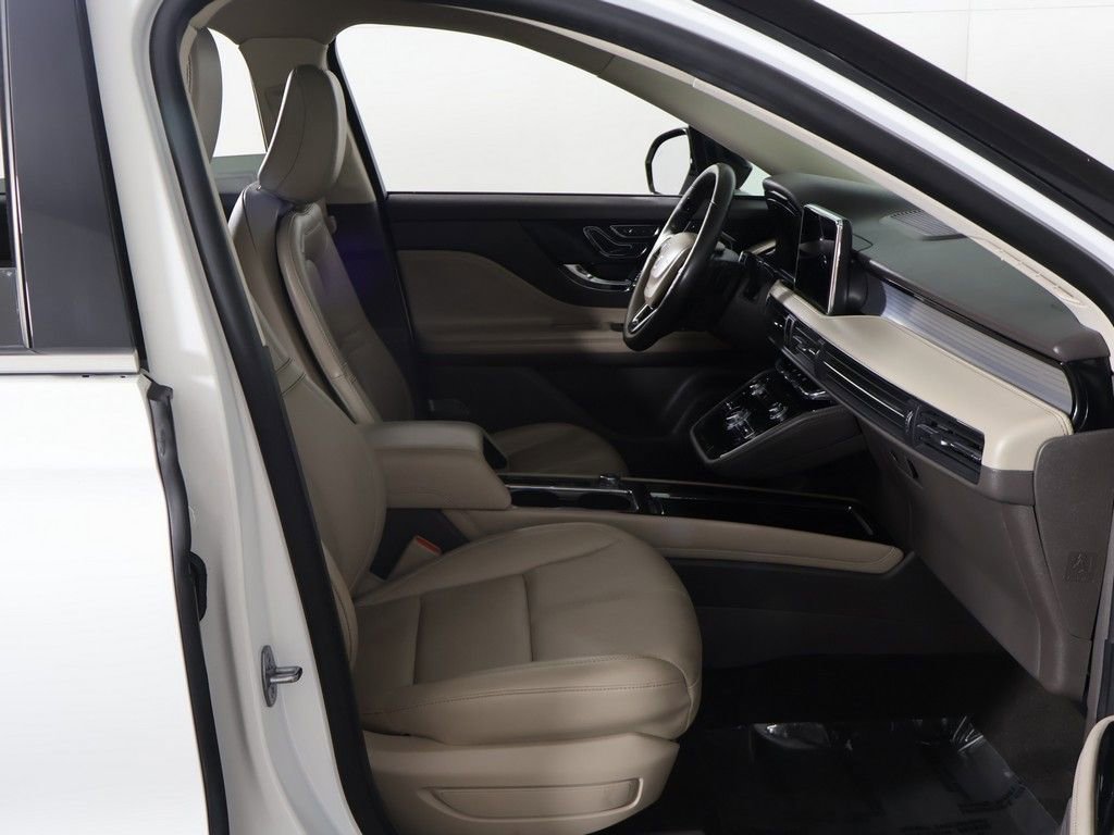 Used 2022 Lincoln Corsair FWD w/ Premium Package image 29