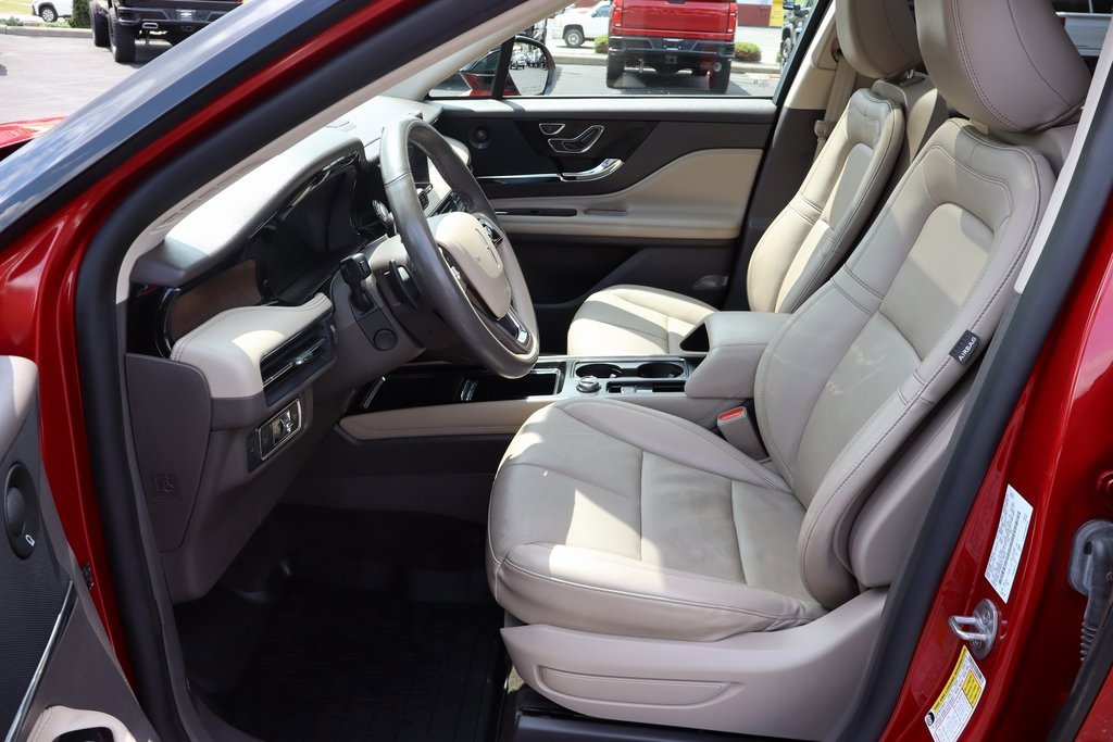 Used 2022 Lincoln Corsair Reserve w/ Equipment Group 201A image 3