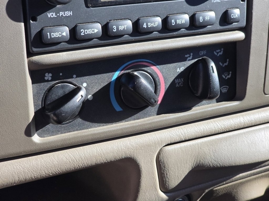 Used 2004 Ford F350 XLT image 30