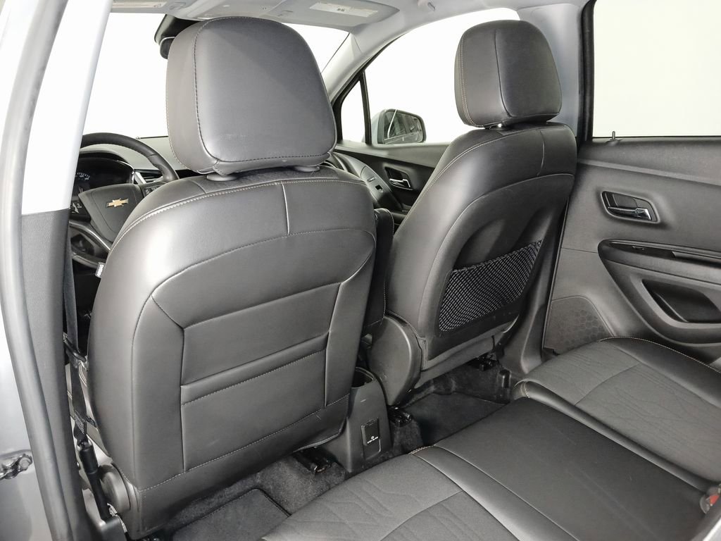 Used 2019 Chevrolet Trax LT w/ LT Convenience Package AWD/4WD image 14