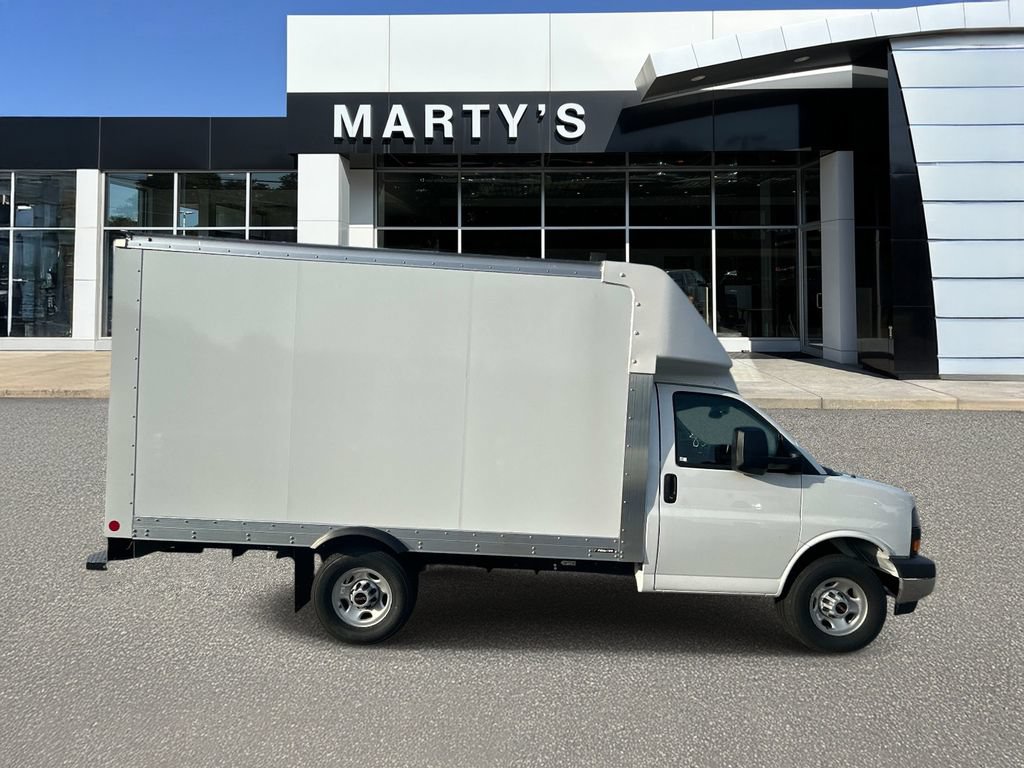New 2025 GMC Savana 3500 w/ Power Convenience Package RWD image 2