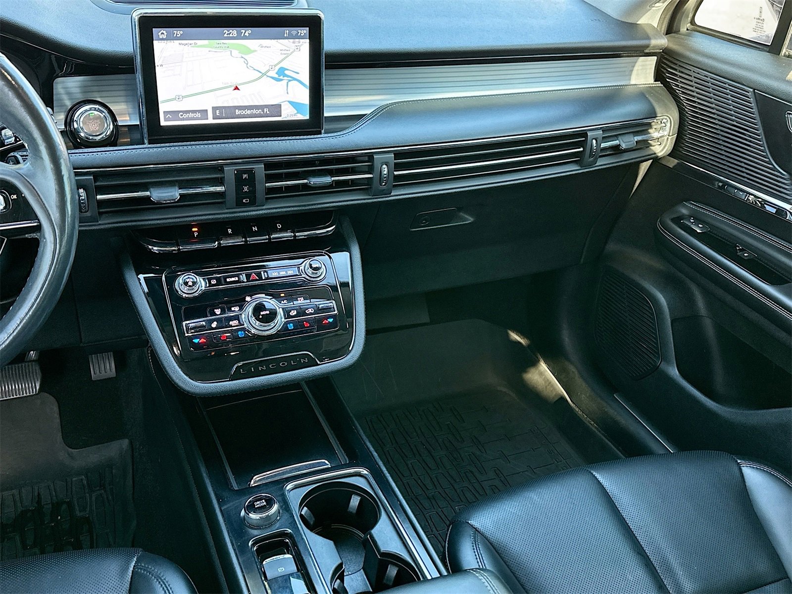 Used 2021 Lincoln Corsair Standard image 23