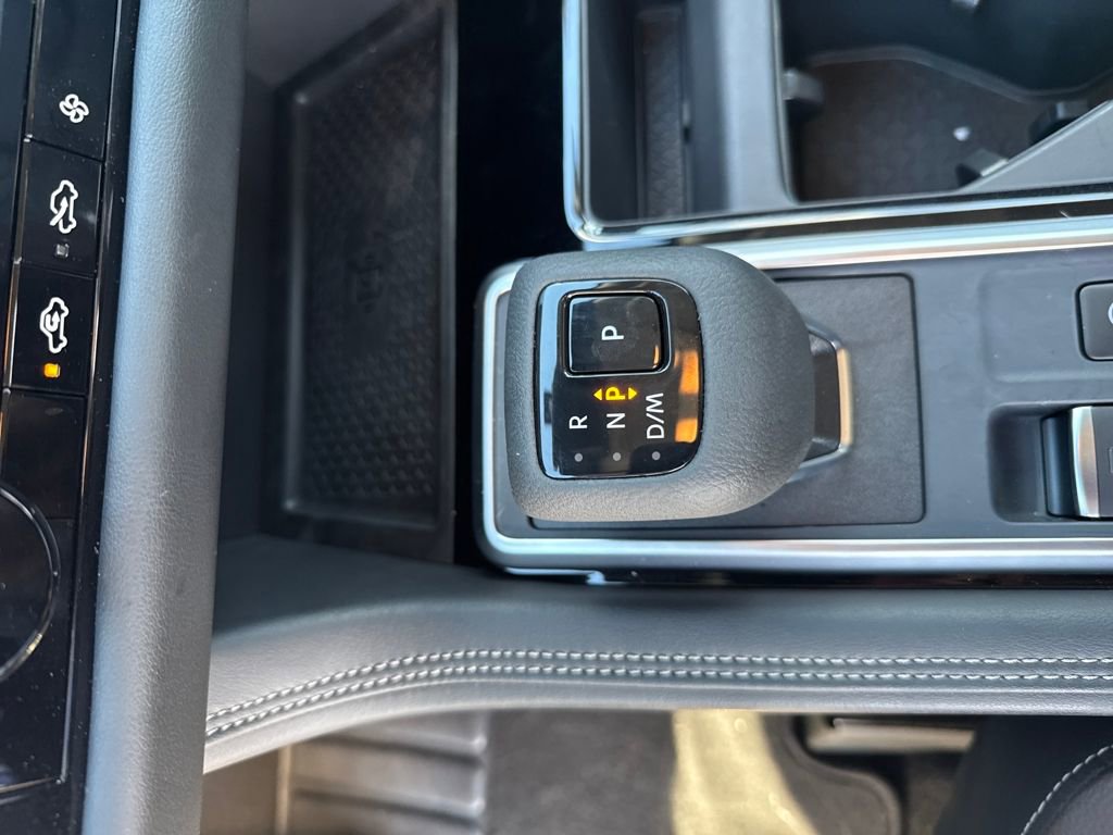 Certified 2025 Nissan Pathfinder Platinum w/ Black Appearance Package image 26