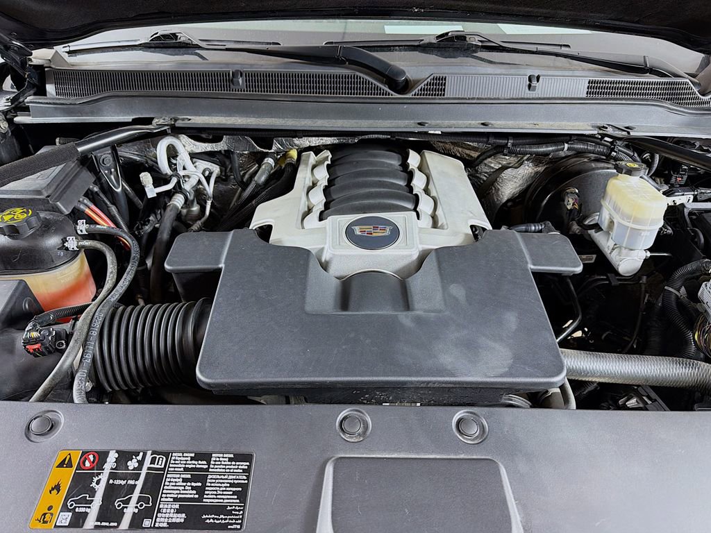 Used 2018 Cadillac Escalade Premium Luxury image 21