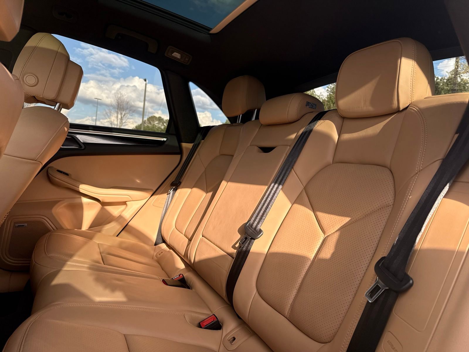 Used 2018 Porsche Macan image 25