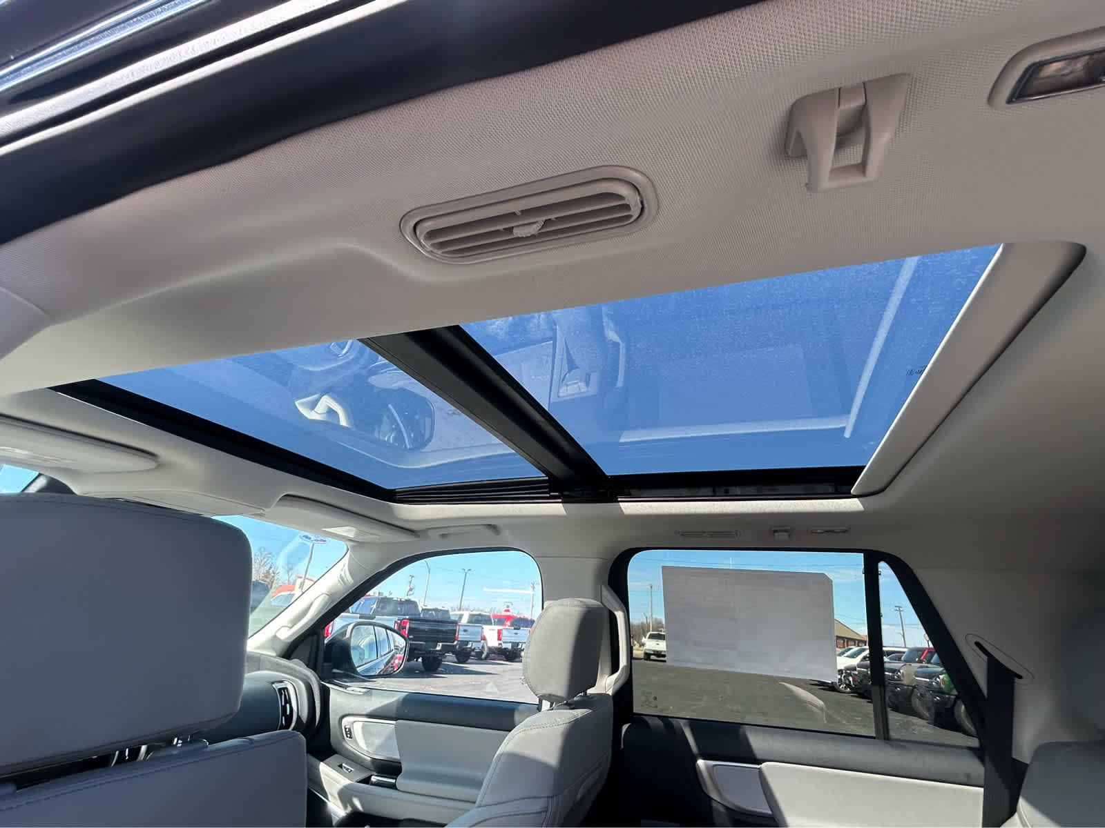 New 2026 Ford Expedition Active image 15