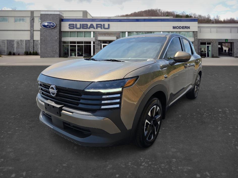 Used 2025 Nissan Kicks SV image 1