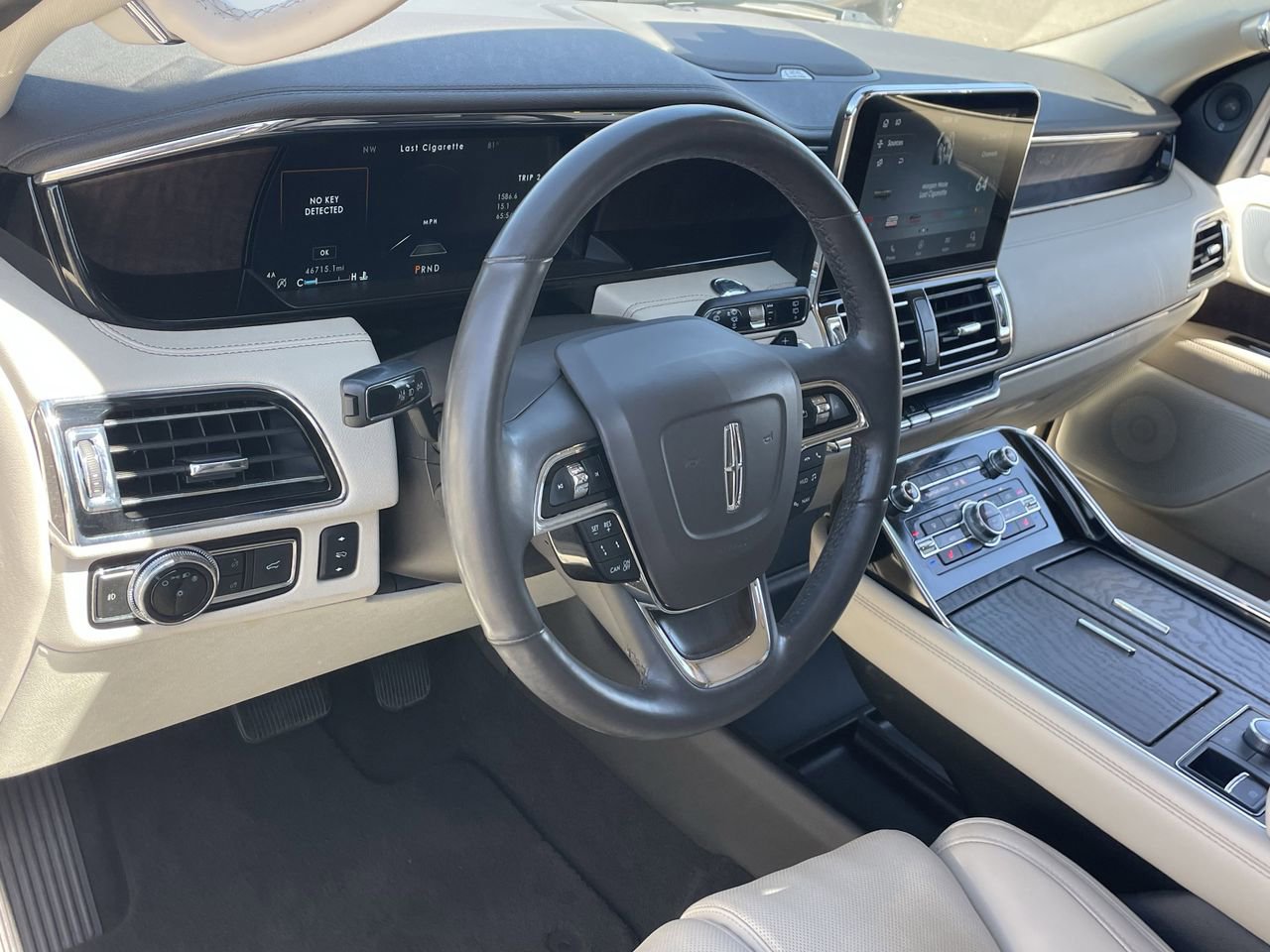 Used 2020 Lincoln Navigator Reserve w/ Luxury Package AWD/4WD image 23