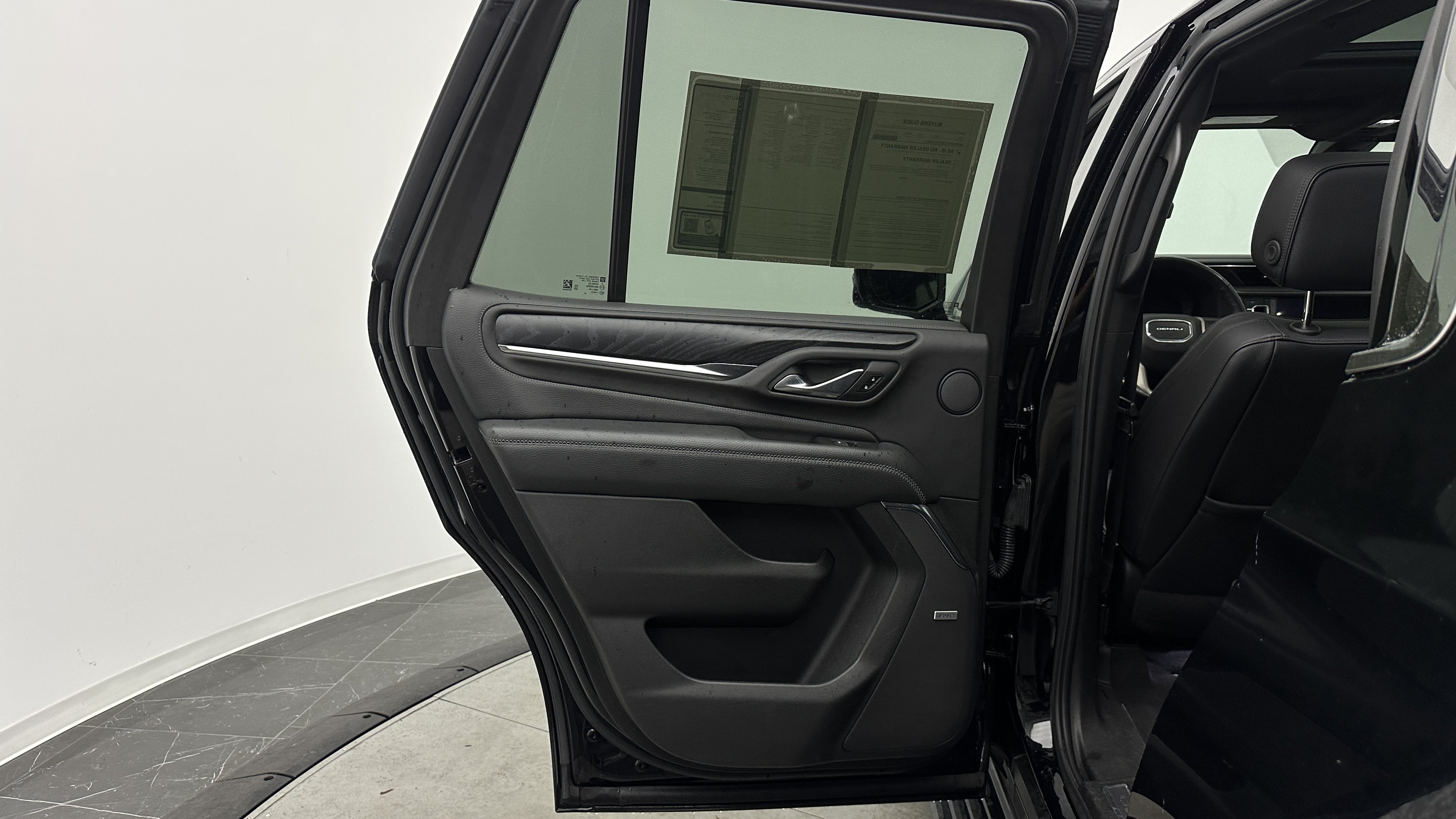 Used 2022 GMC Yukon Denali RWD image 29