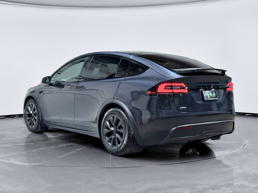 Used 2024 Tesla Model X image 2