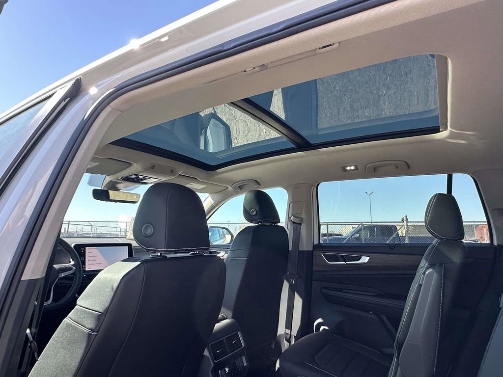 New 2026 Volkswagen Atlas SEL image 12