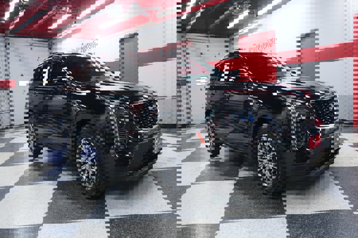 Used 2019 Cadillac XT4 Sport image 2