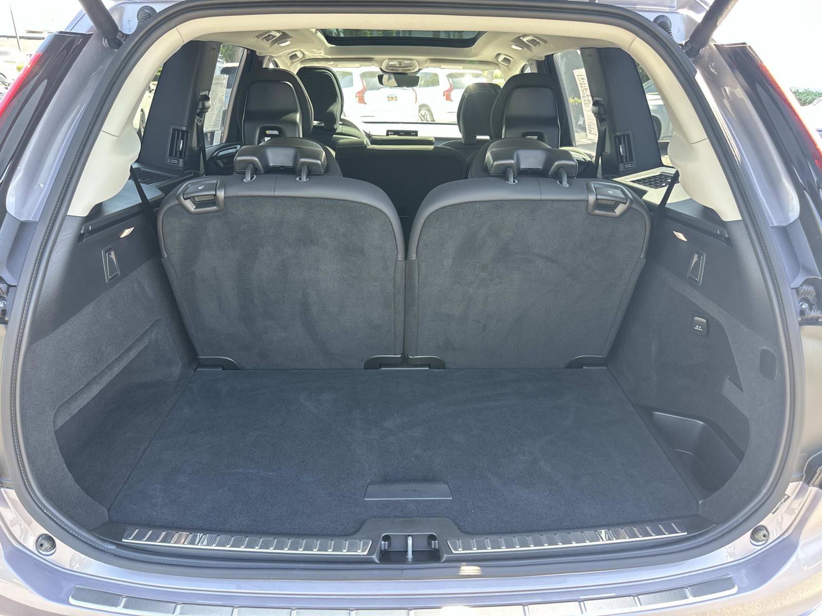 Certified 2026 Volvo XC90 B5 Plus image 24