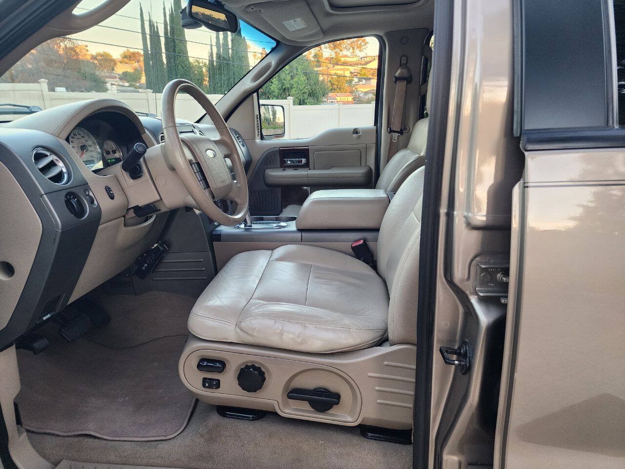 Used 2005 Ford F150 Lariat AWD/4WD image 40