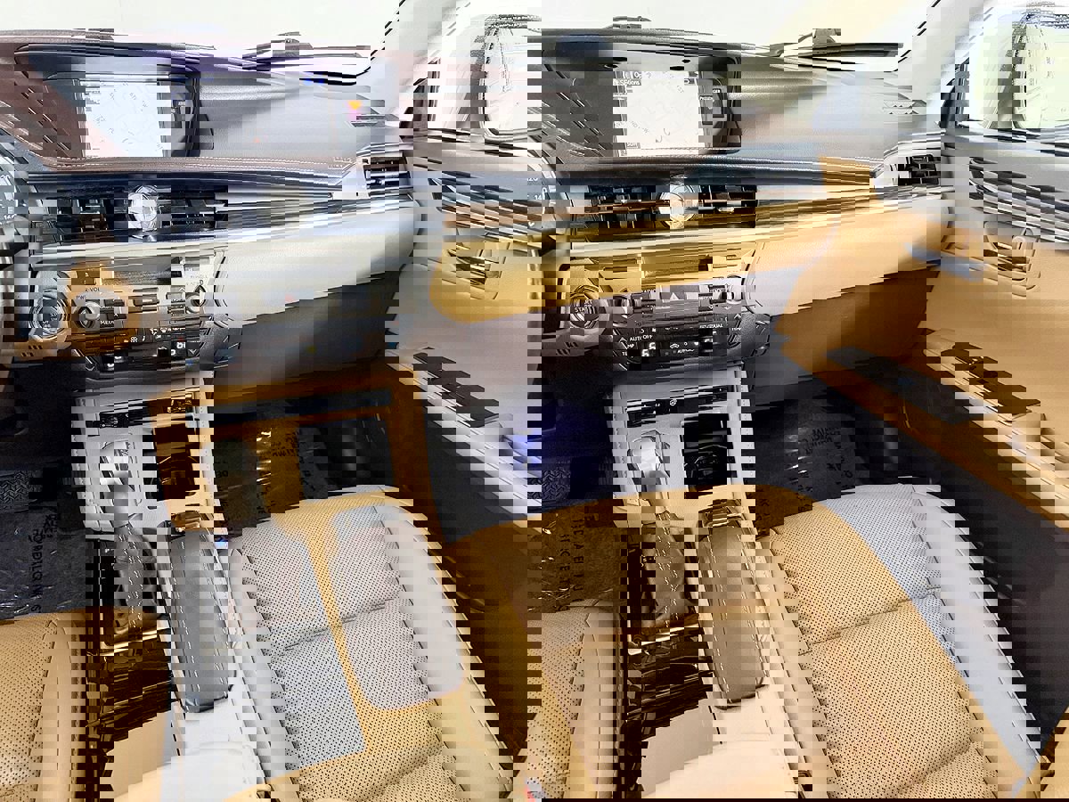 Used 2016 Lexus ES 350 w/ Navigation System Package image 52