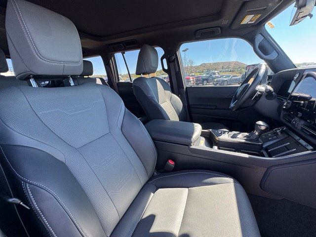 Used 2025 Lexus GX 550 w/ Accessory Package (2T) AWD/4WD image 28