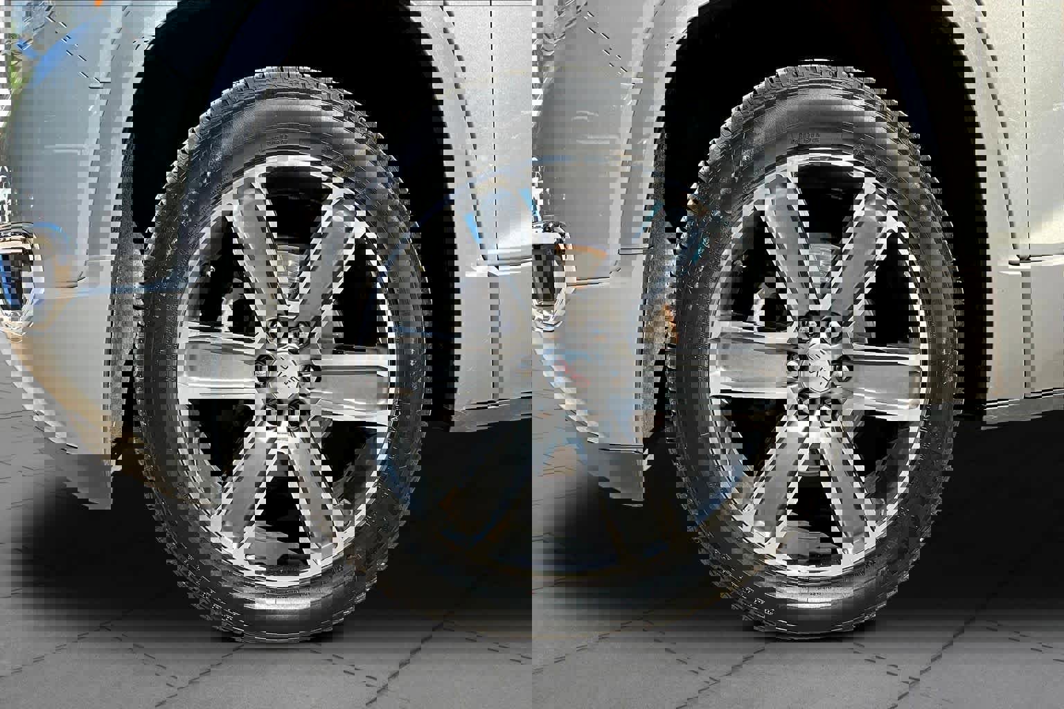 Used 2019 GMC Acadia Denali image 11