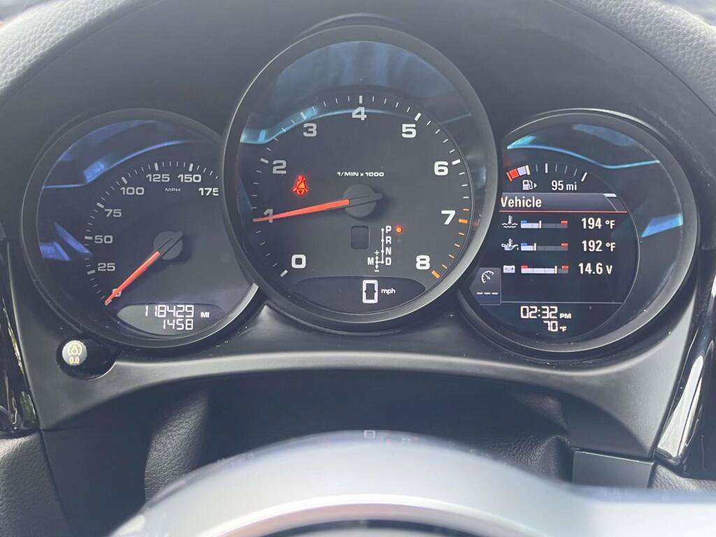 Used 2019 Porsche Macan AWD/4WD image 3