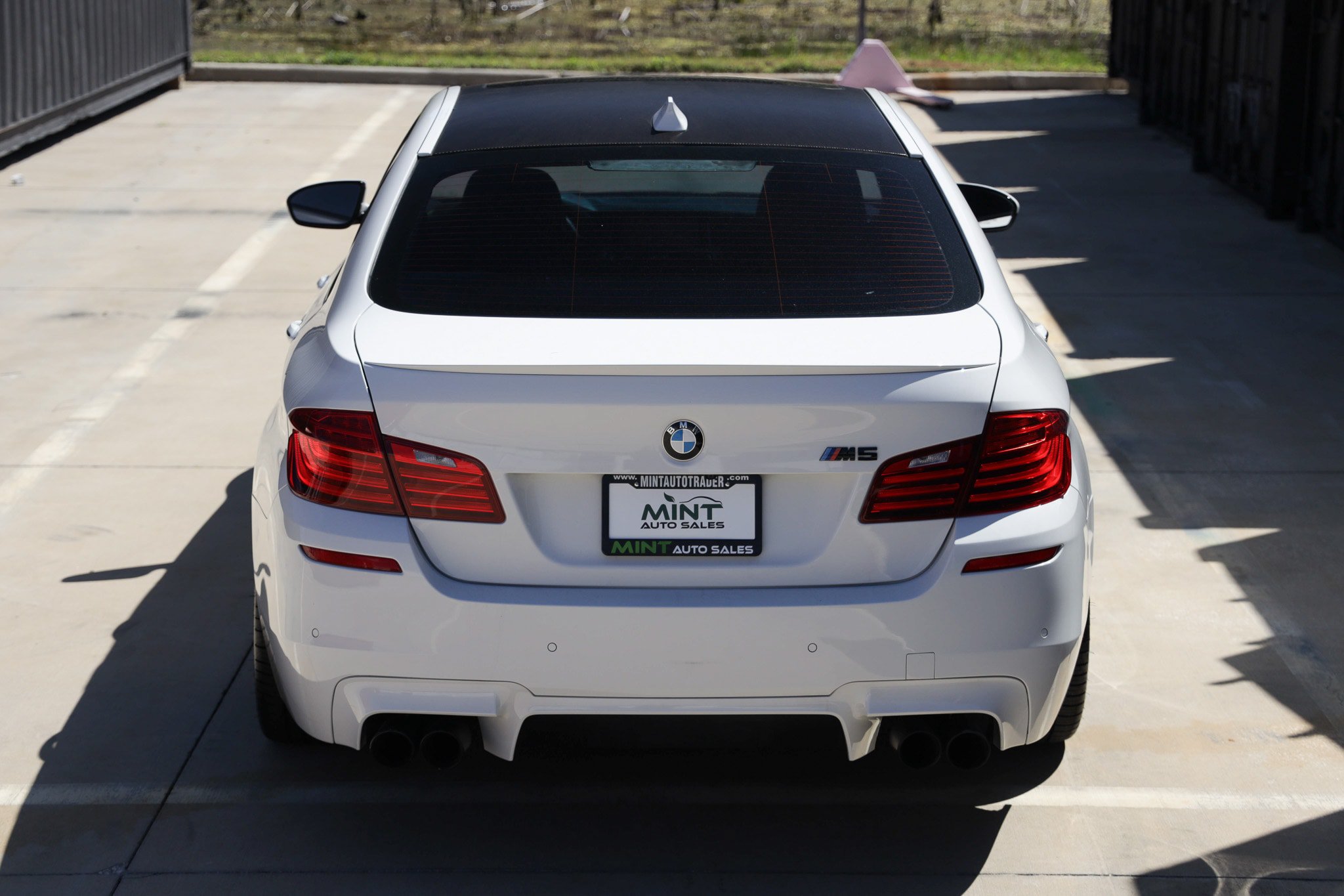 Used 2016 BMW M5 RWD image 12