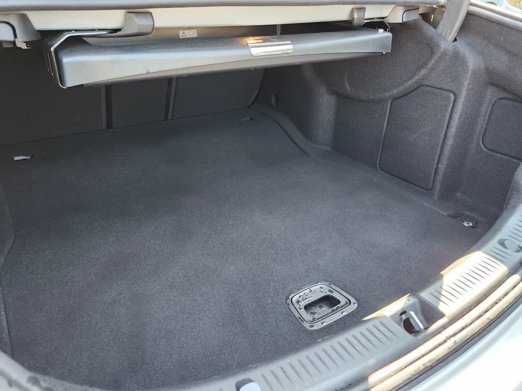 Used 2018 Mercedes-Benz E 300 E 300 image 9