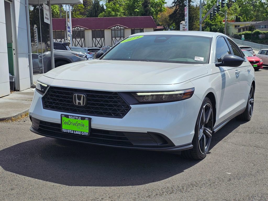 Used 2024 Honda Accord Sport image 3