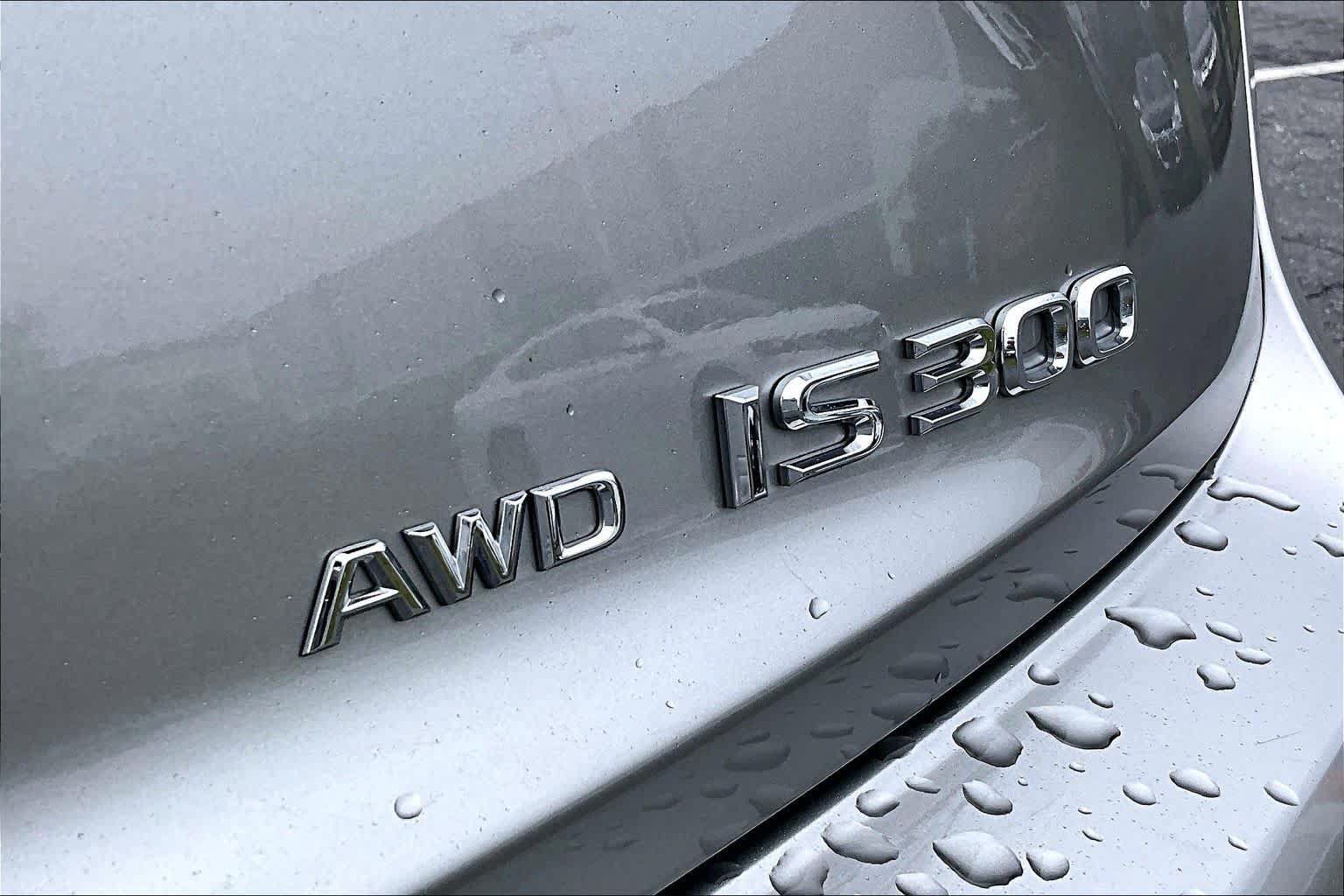 Used 2019 Lexus IS 300 F Sport w/ F Sport Package AWD/4WD image 10