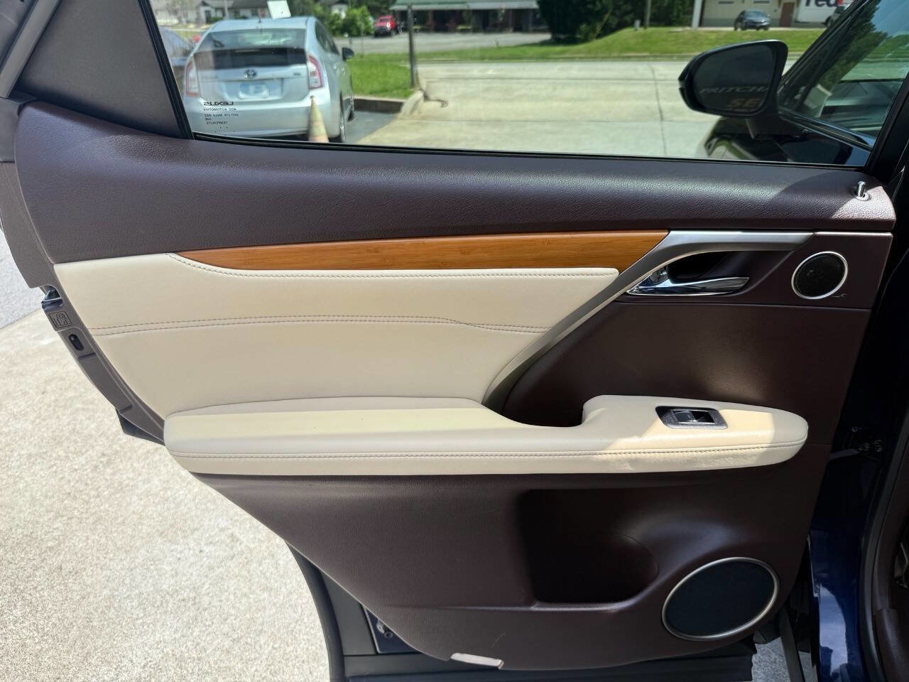 Used 2017 Lexus RX 450h AWD image 13