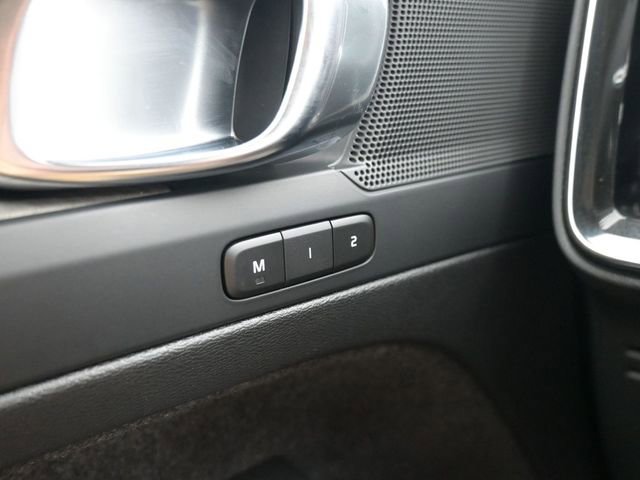 Used 2023 Volvo XC40 B4 Plus w/ Protection Package Premier image 28