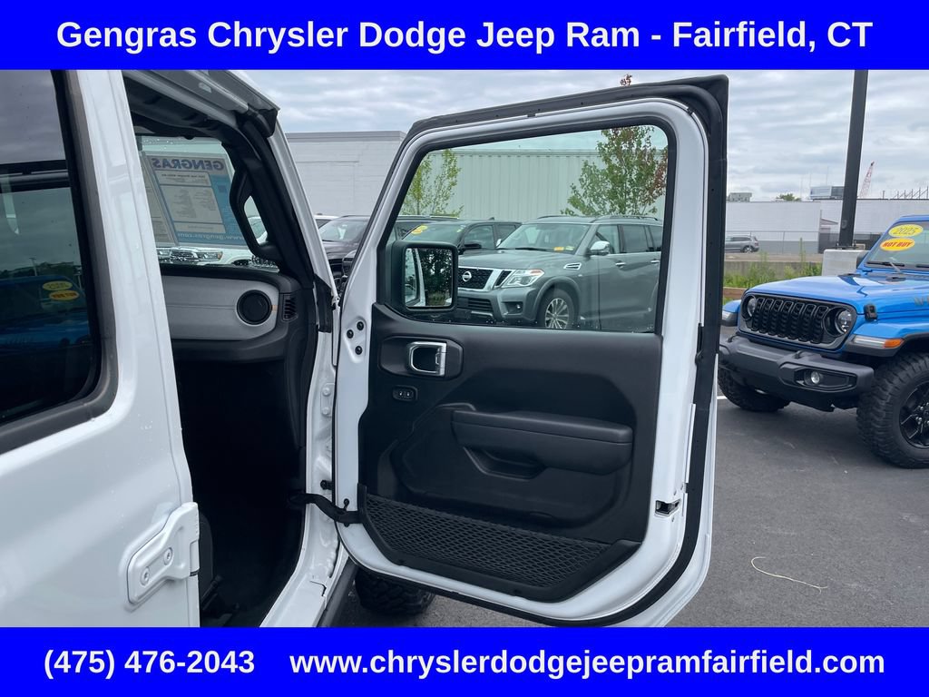 Used 2024 Jeep Wrangler Unlimited AWD/4WD image 21