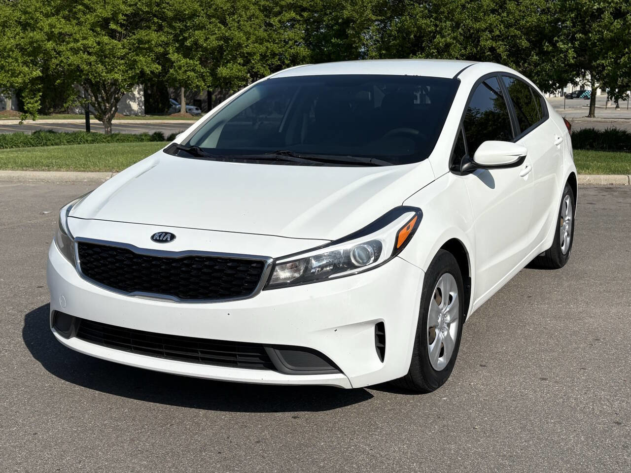 Used 2017 Kia Forte LX image 3