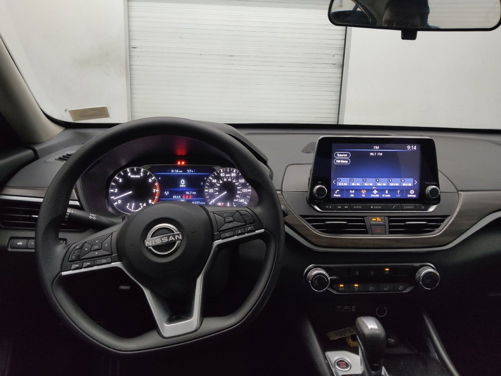 Used 2024 Nissan Altima 2.5 SV image 22