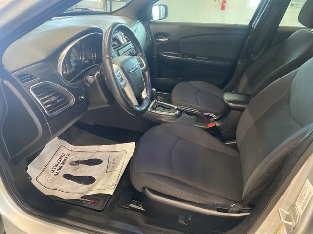 Used 2012 Chrysler 200 Touring FWD image 20