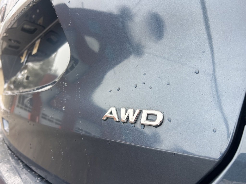 Used 2015 Nissan Rogue S image 9