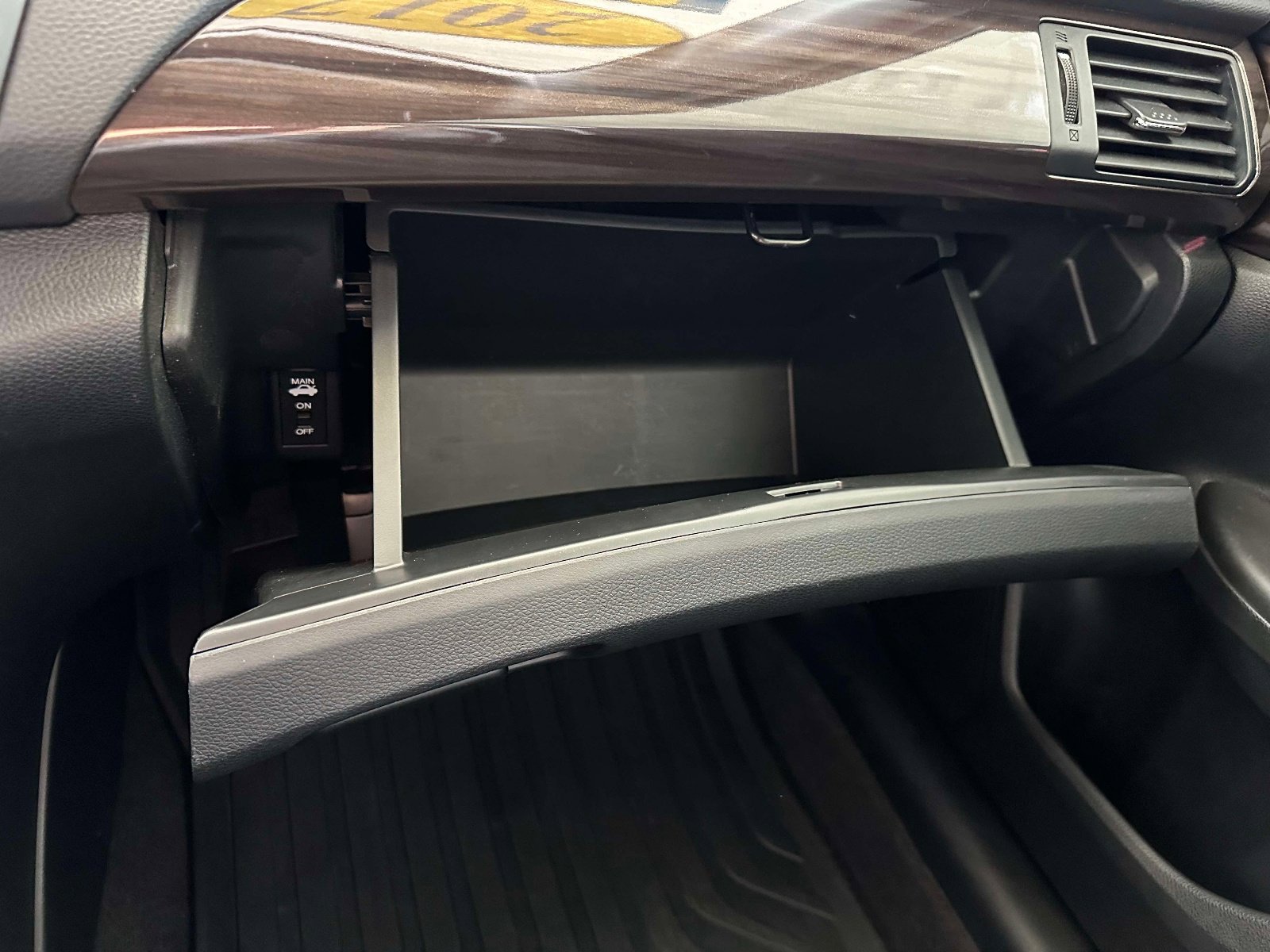 Used 2017 Honda Accord Touring image 37