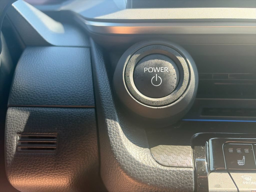 Used 2025 Toyota Prius AWD image 25