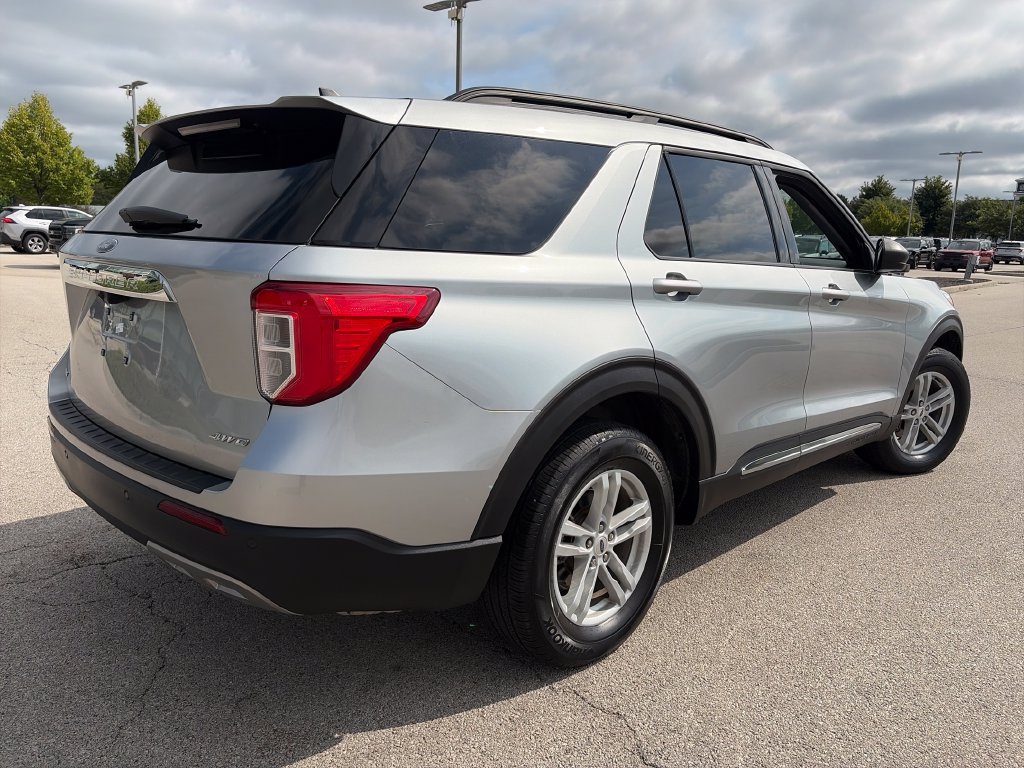 Used 2024 Ford Explorer XLT w/ Equipment Group 202A AWD/4WD image 7
