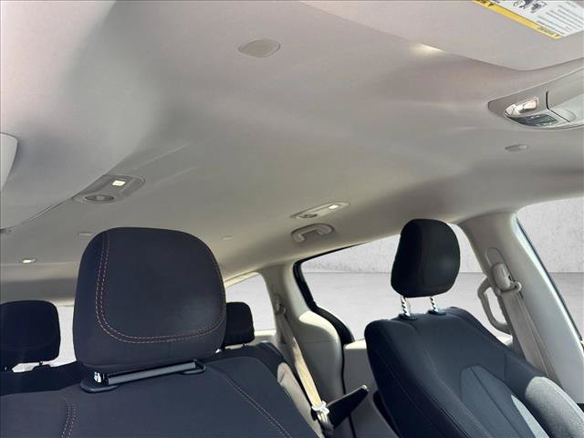 Used 2017 Chrysler Pacifica Touring w/ Tire & Wheel Group FWD image 25