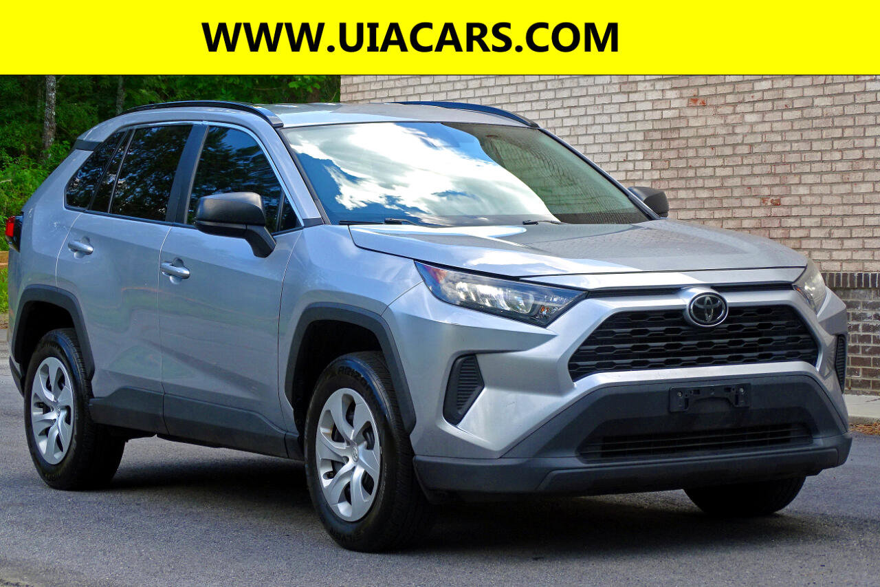 Used 2020 Toyota RAV4 LE image 5