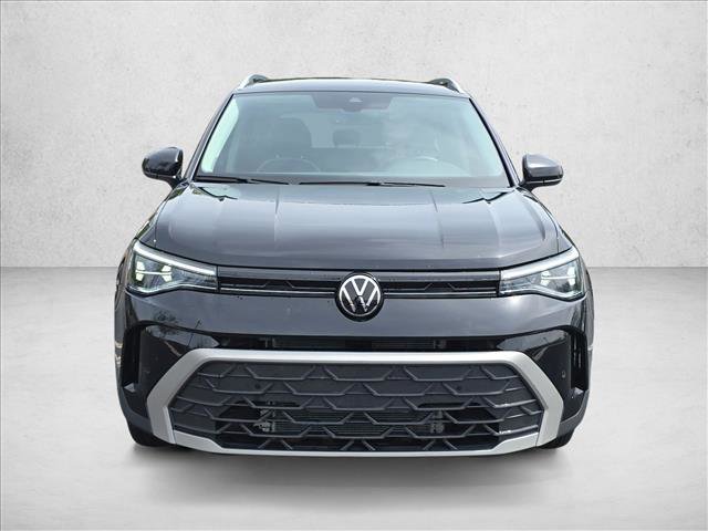 Used 2025 Volkswagen Taos SE image 2