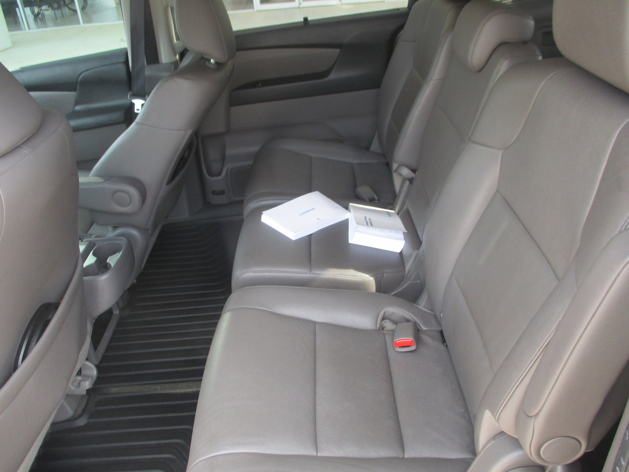 Used 2016 Honda Odyssey Touring Elite image 8