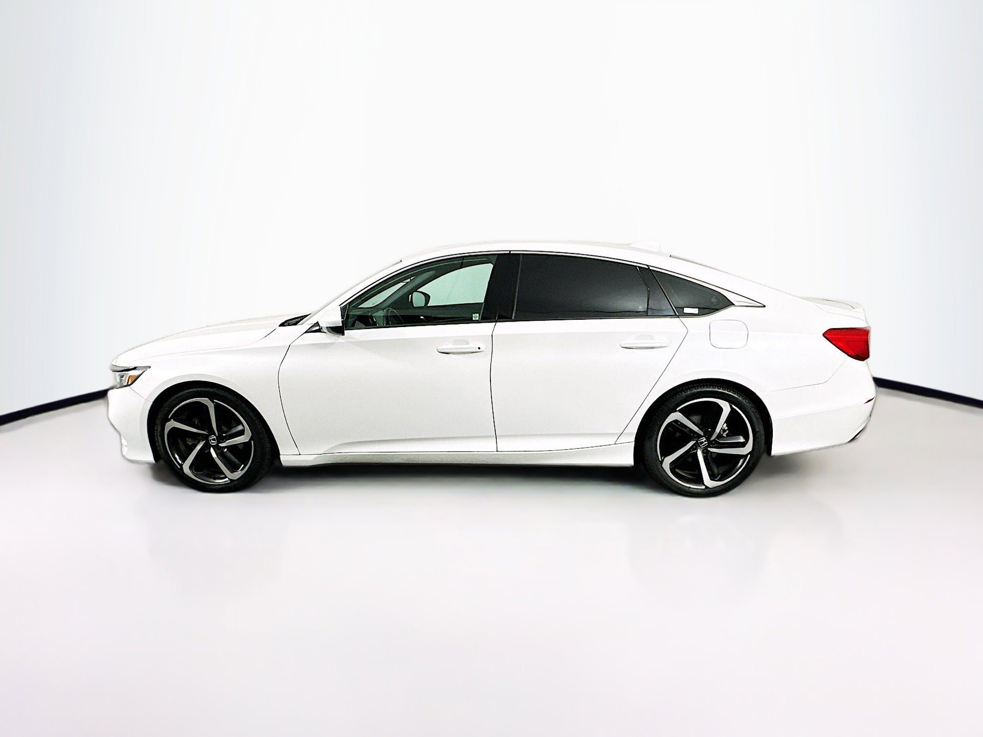 Used 2018 Honda Accord Sport image 4