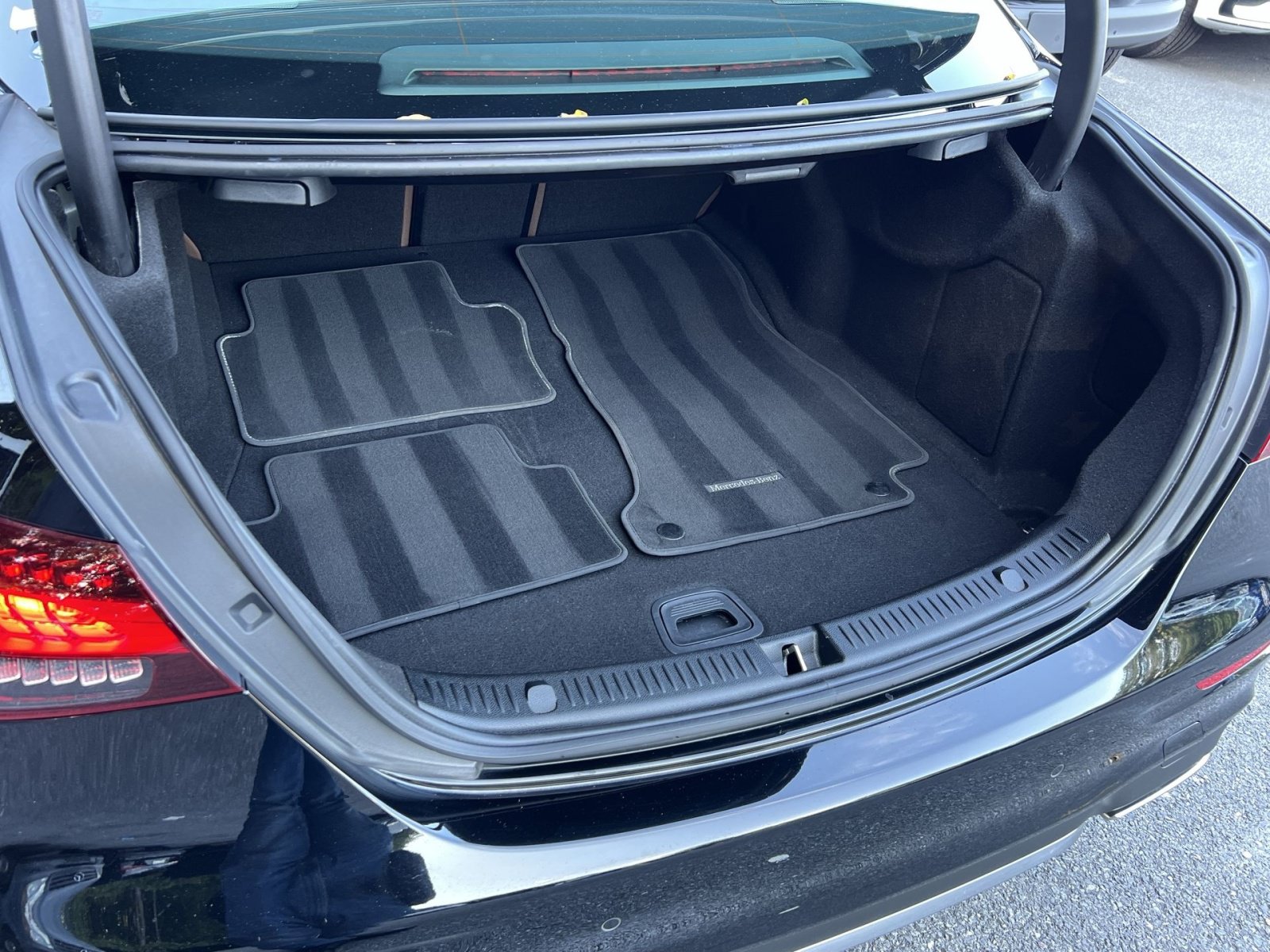Used 2022 Mercedes-Benz E 350 4MATIC Sedan image 31