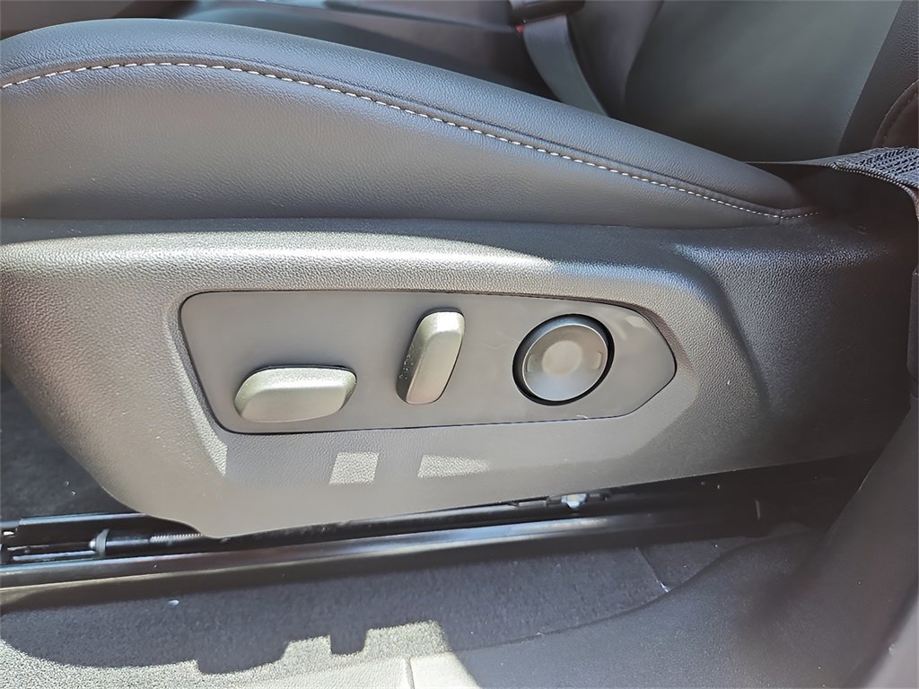 New 2025 Chevrolet Colorado LT w/ LT Convenience Package image 15