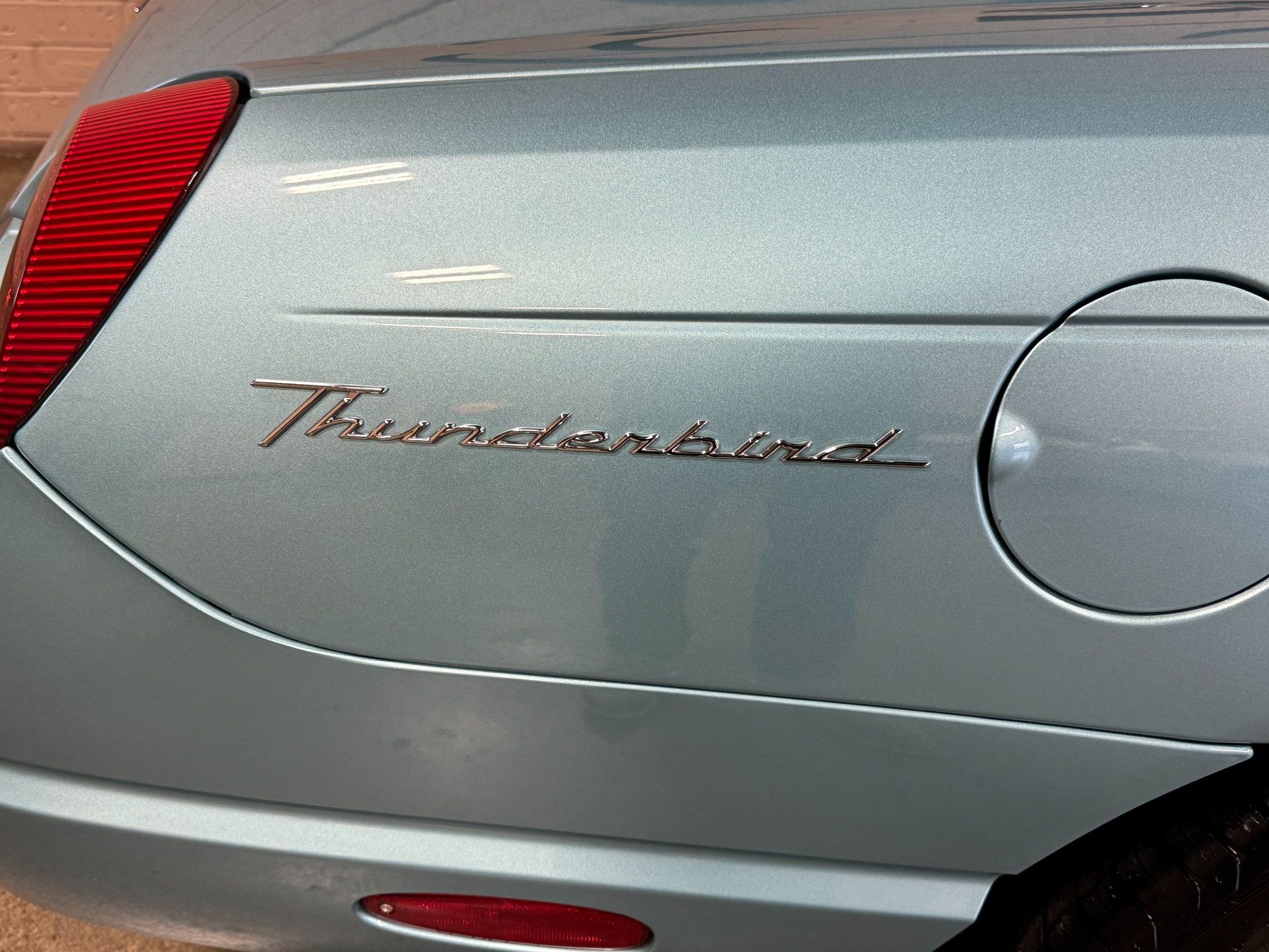 Used 2002 Ford Thunderbird image 29