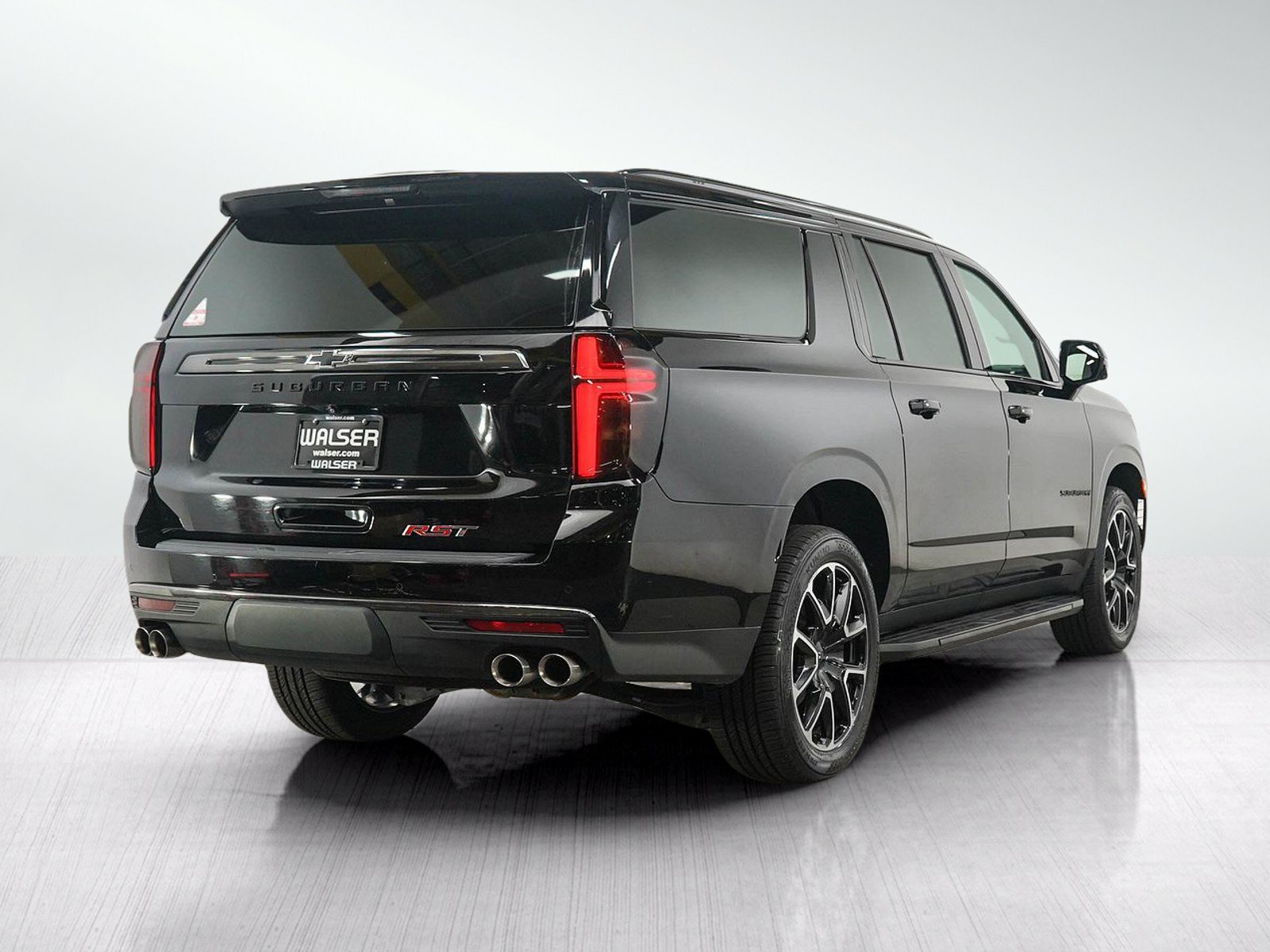Used 2022 Chevrolet Suburban RST w/ Sport Performance Package AWD/4WD image 5
