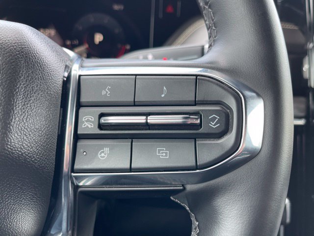 Used 2025 GMC Yukon XL Elevation AWD/4WD image 17