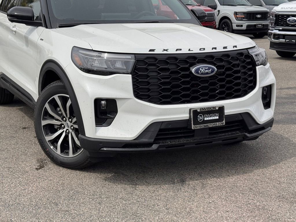 New 2026 Ford Explorer ST-Line image 3