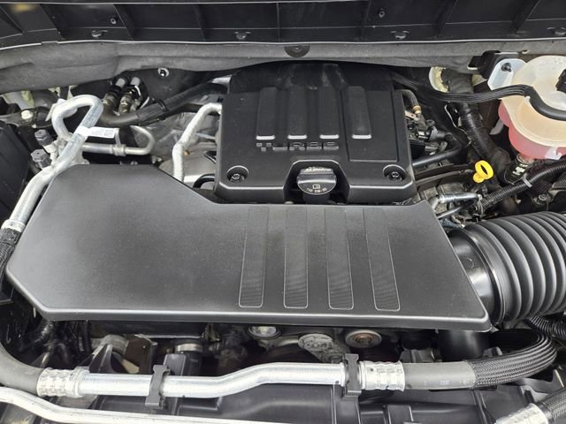 Used 2024 Chevrolet Silverado 1500 LT AWD/4WD image 30