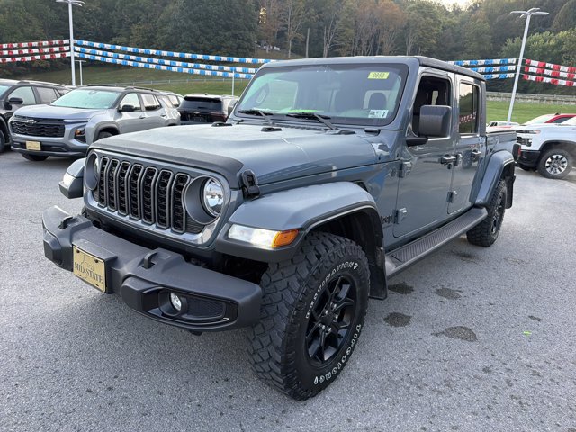 Used 2025 Jeep Gladiator Sport AWD/4WD image 11