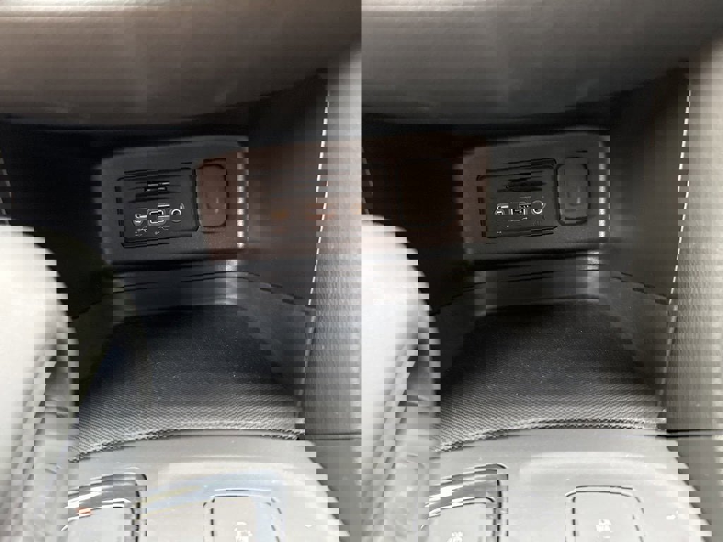 Used 2022 Chevrolet Equinox RS w/ Infotainment Package image 28